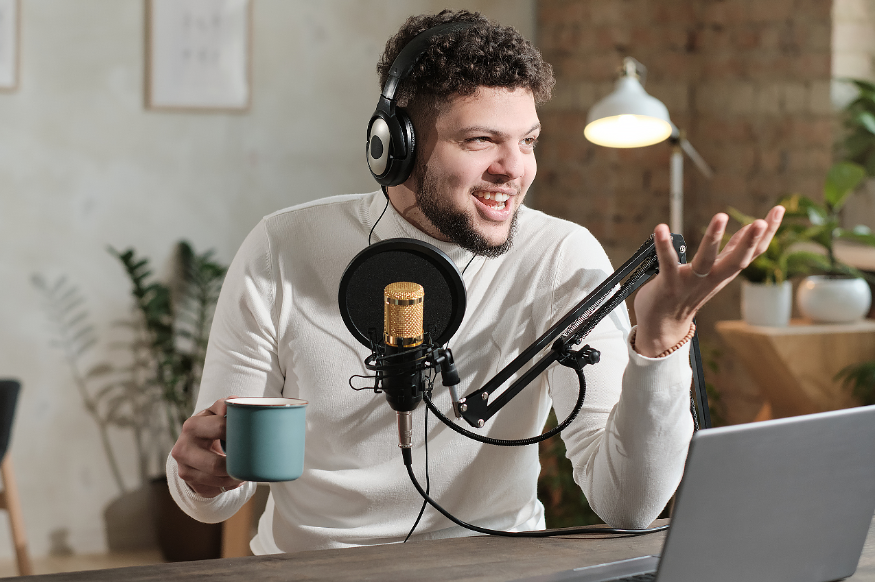 Como Criar um Podcast de Sucesso: Guia Completo